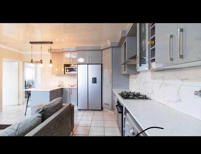 3 BEDROOM APARTMENT FOR SALE IN KENLEAF